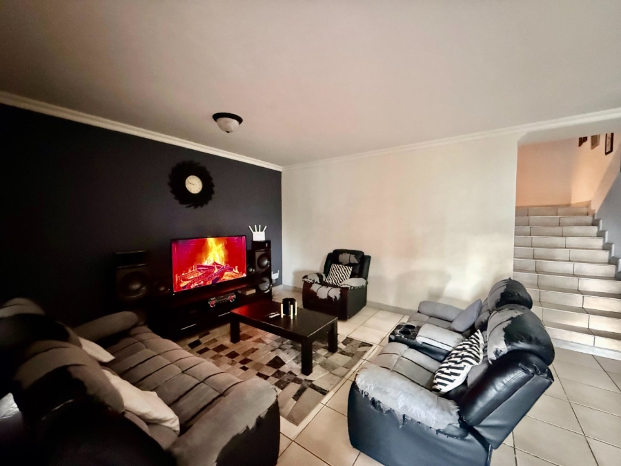 3 Bedroom Property for Sale in Meerhof North West
